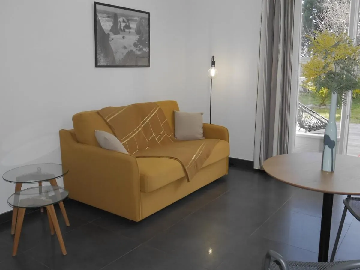 Maison Moderne Et Calme Avec Jardin, Proche Mer - Locmaria - Fr-1-418-223 0*,