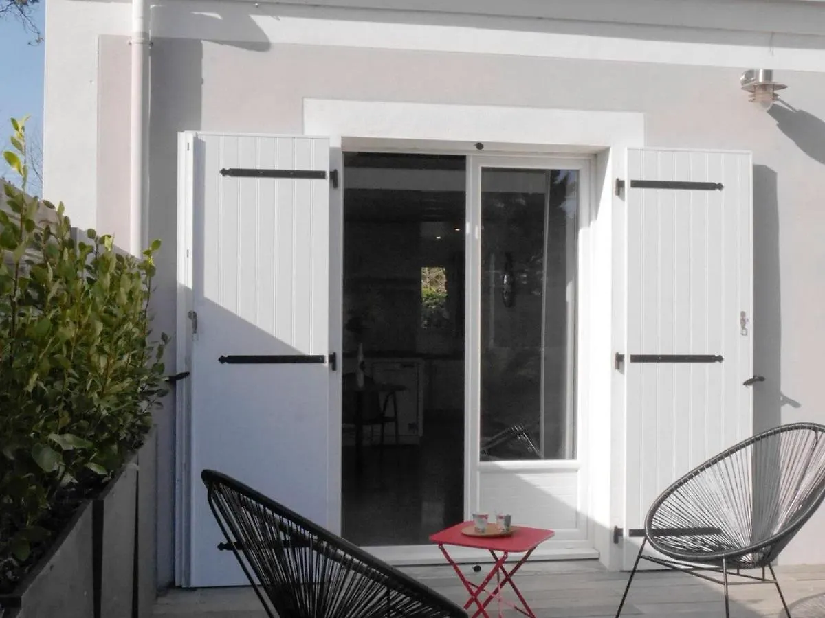 Maison Moderne Et Calme Avec Jardin, Proche Mer - Locmaria - Fr-1-418-223 Holiday home